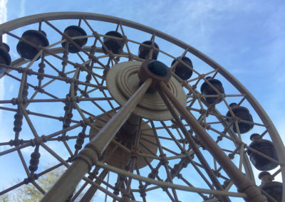 grande roue en bois